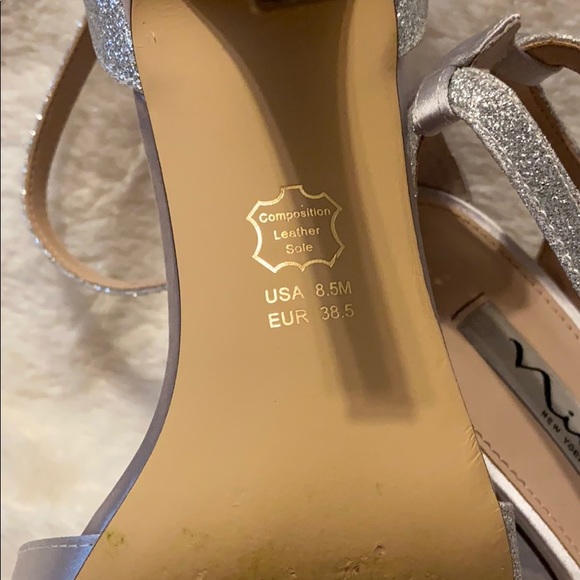 NINA SILVER SHOES SIZE 8 1/2 - Picture 4 of 4